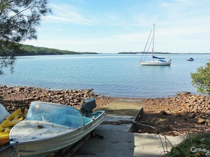 44 Point Ct, North Arm Cove NSW 2324