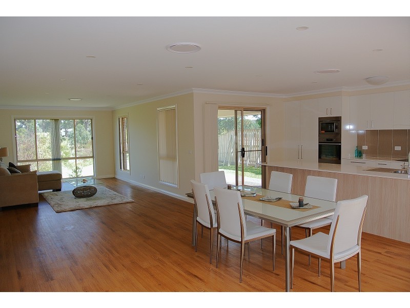 25 Leeward Ct, Tea Gardens NSW 2324