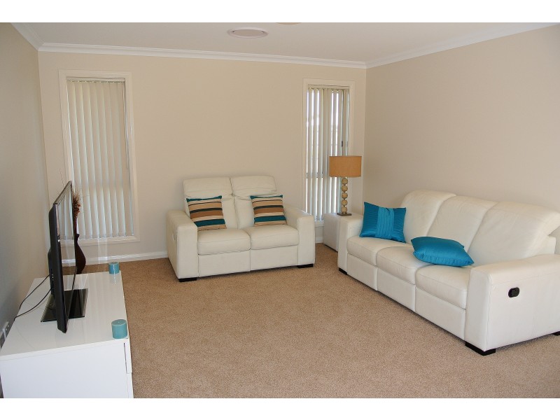 25 Leeward Ct, Tea Gardens NSW 2324