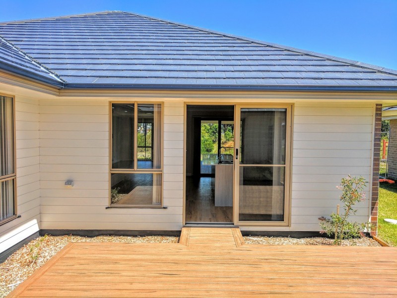 25 Leeward Ct, Tea Gardens NSW 2324
