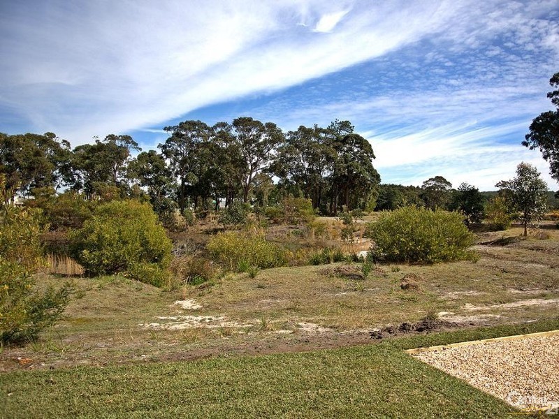 25 Leeward Ct, Tea Gardens NSW 2324