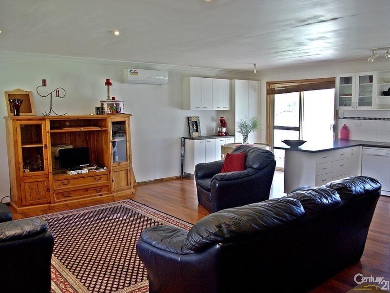6 Central Ave, Bundabah NSW 2324