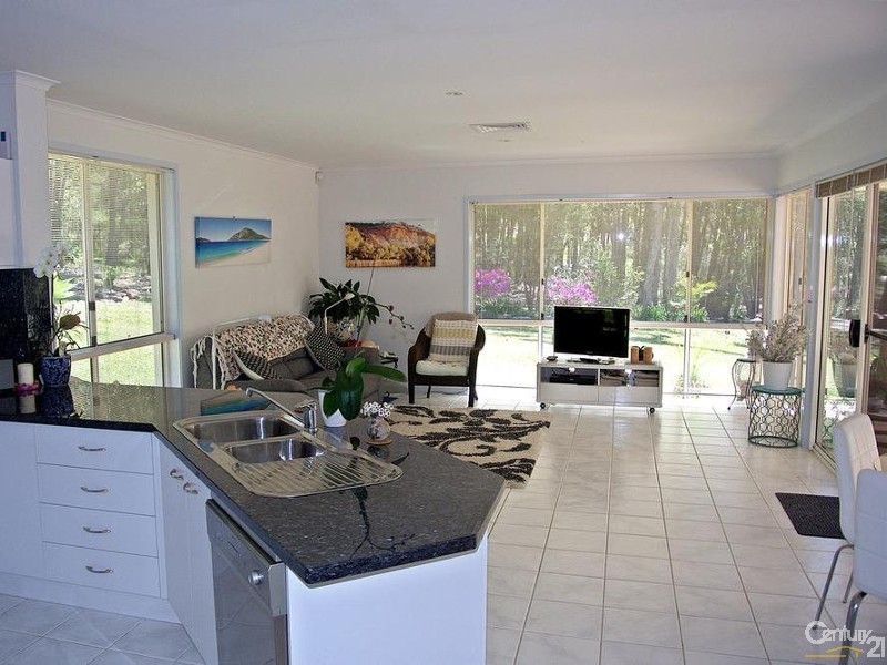5 Kooraru Close, Tea Gardens NSW 2324
