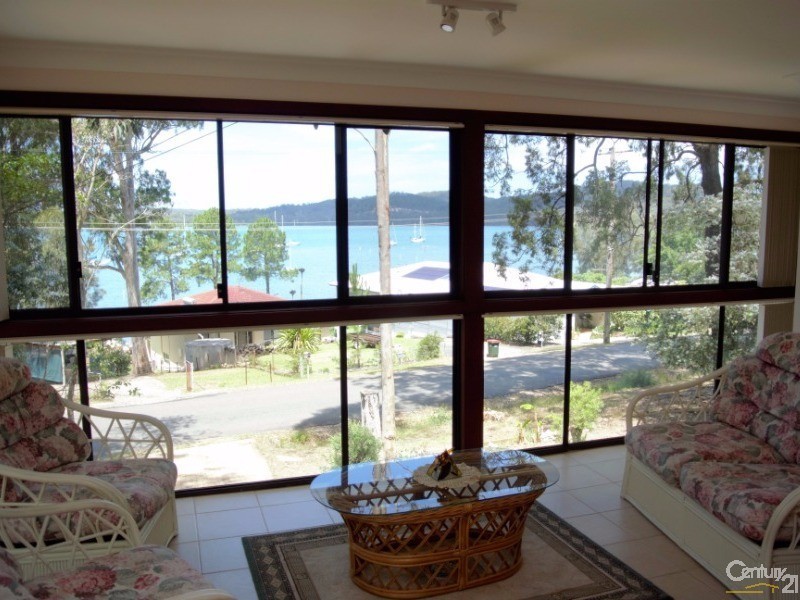 13 Cove Blvd, North Arm Cove NSW 2324