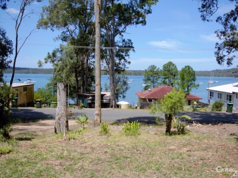 13 Cove Blvd, North Arm Cove NSW 2324