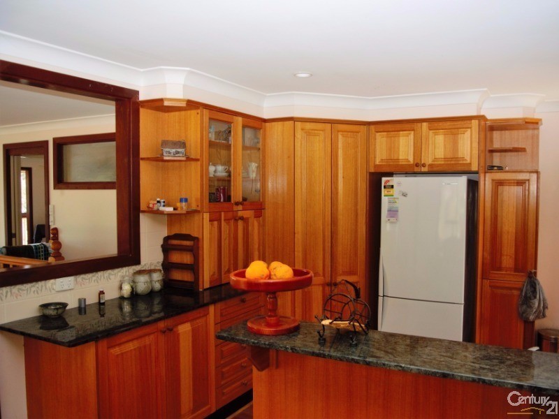 13 Cove Blvd, North Arm Cove NSW 2324