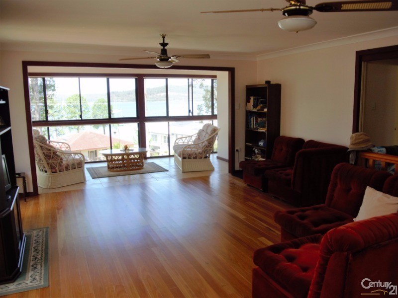 13 Cove Blvd, North Arm Cove NSW 2324