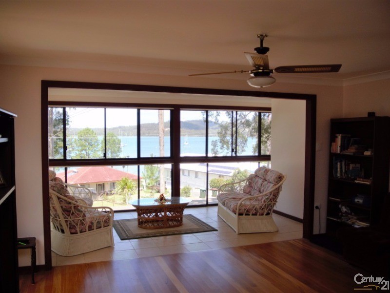 13 Cove Blvd, North Arm Cove NSW 2324