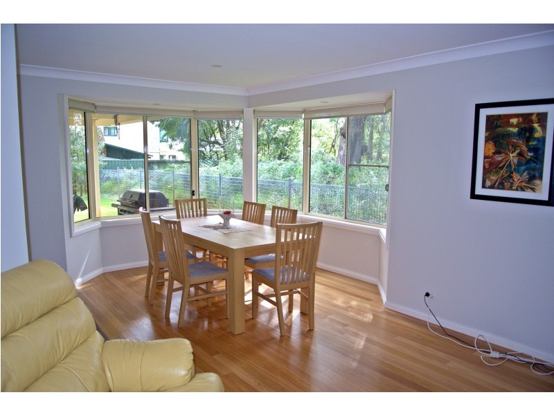 33 Dolphin Ave, Hawks Nest NSW 2324