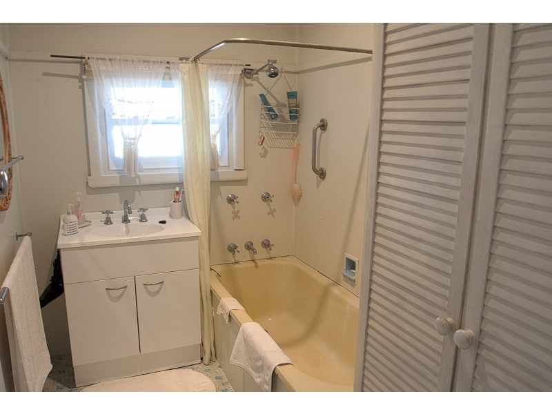 28 Yamba St, Hawks Nest NSW 2324