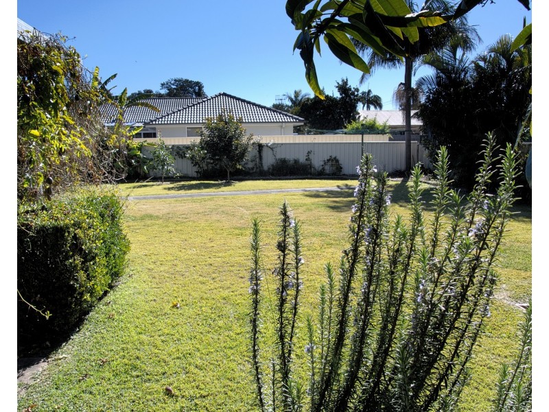 9 Martin Cct, Tea Gardens NSW 2324