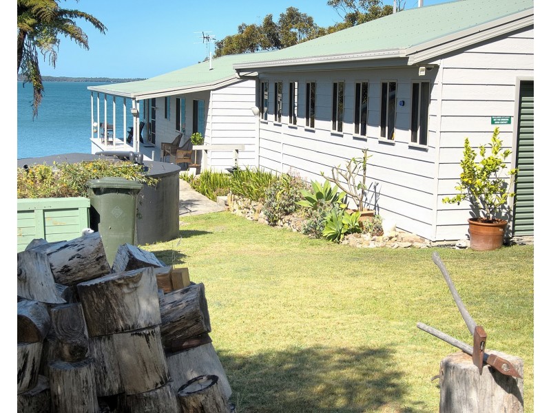 8 The Esplanade, North Arm Cove NSW 2324