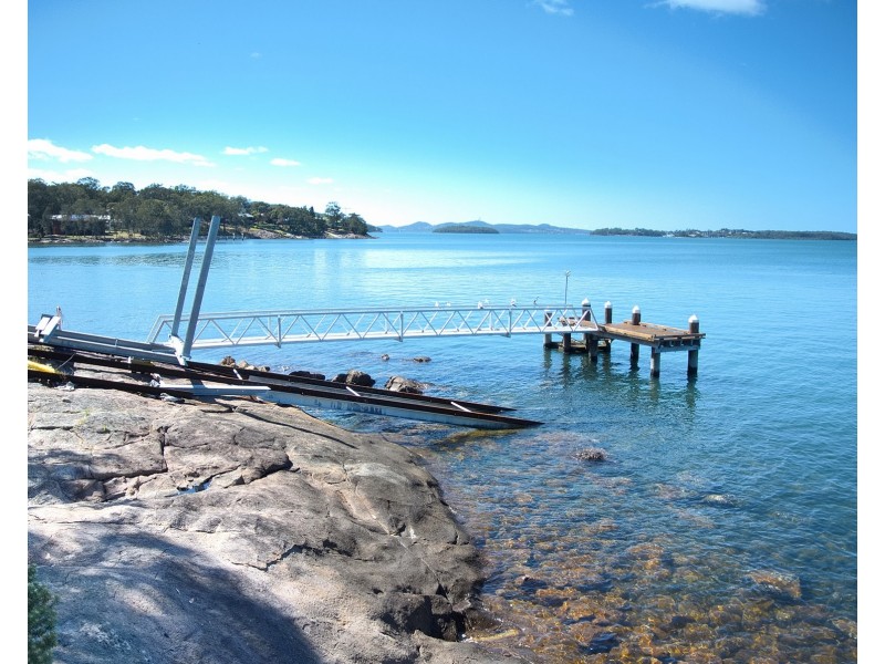 8 The Esplanade, North Arm Cove NSW 2324