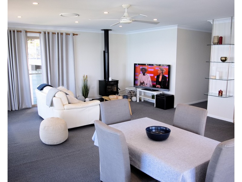 8 The Esplanade, North Arm Cove NSW 2324