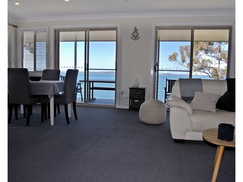 8 The Esplanade, North Arm Cove NSW 2324