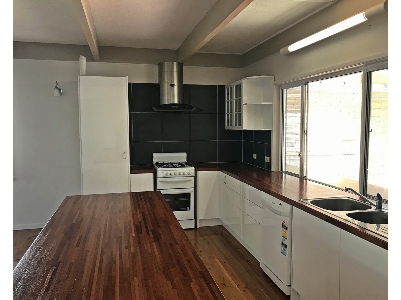 77 Booner St, Hawks Nest NSW 2324