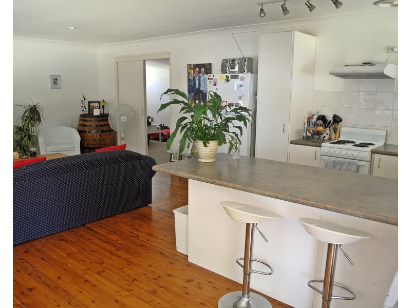 4 Peace Pde, Pindimar NSW 2324