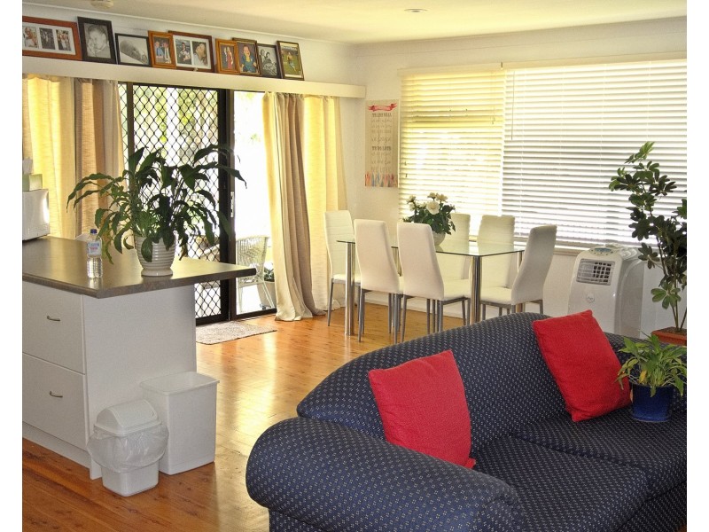 4 Peace Pde, Pindimar NSW 2324