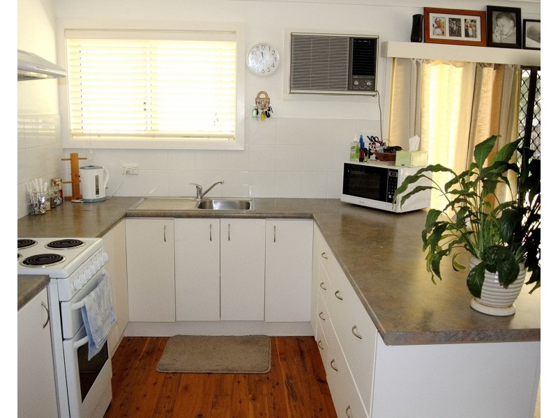 4 Peace Pde, Pindimar NSW 2324