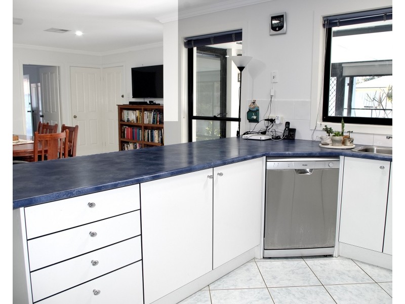 16 Dunshea Ave, Tea Gardens NSW 2324