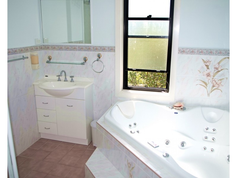 16 Dunshea Ave, Tea Gardens NSW 2324