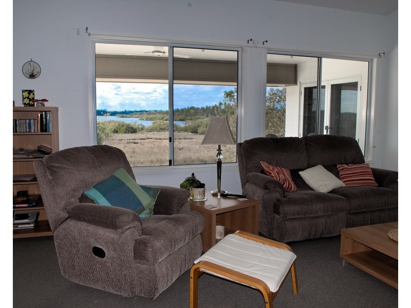 2 Sanctuary Close, Tea Gardens NSW 2324