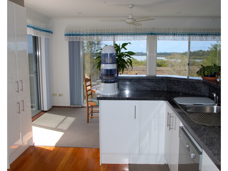 2 Sanctuary Close, Tea Gardens NSW 2324