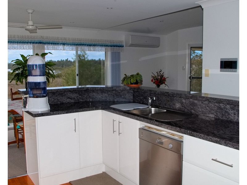 2 Sanctuary Close, Tea Gardens NSW 2324