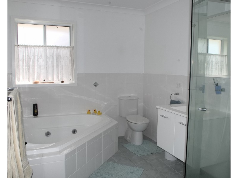 2 Sanctuary Close, Tea Gardens NSW 2324