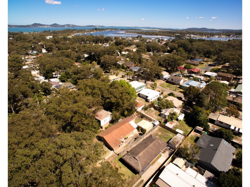 25 Dolphin Ave, Hawks Nest NSW 2324