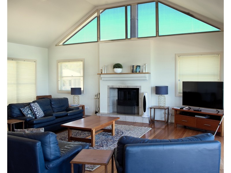 89 The Boulevarde, Hawks Nest NSW 2324