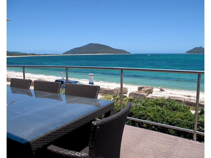 89 The Boulevarde, Hawks Nest NSW 2324