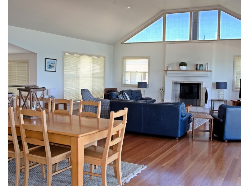 89 The Boulevarde, Hawks Nest NSW 2324