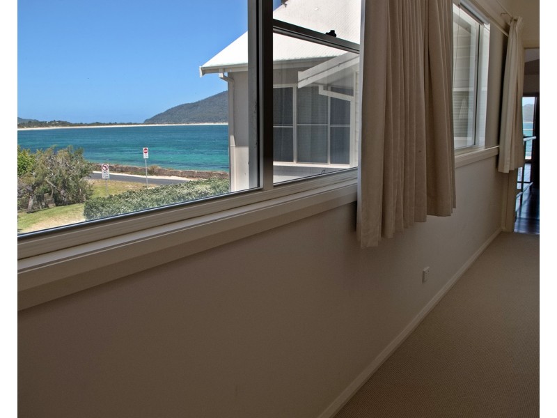 89 The Boulevarde, Hawks Nest NSW 2324