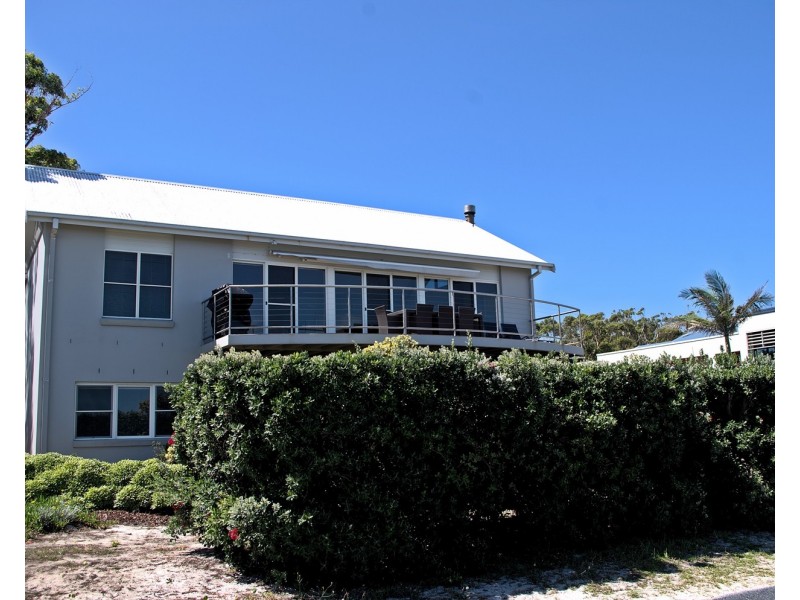 89 The Boulevarde, Hawks Nest NSW 2324