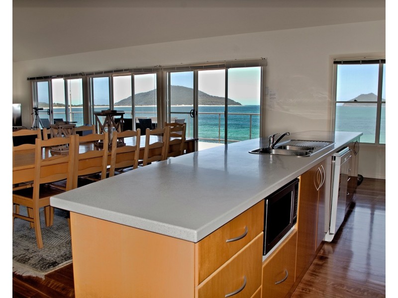 89 The Boulevarde, Hawks Nest NSW 2324