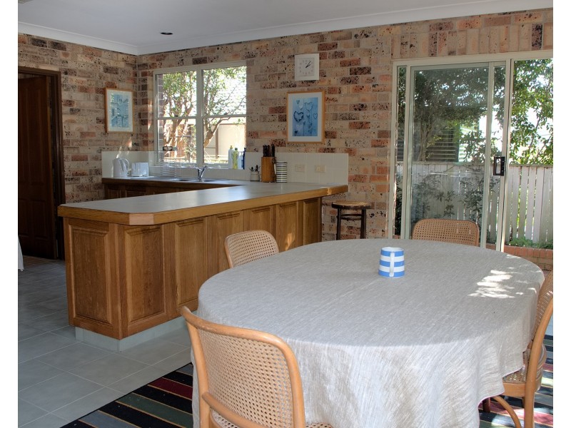 2/17 Morang St, Hawks Nest NSW 2324