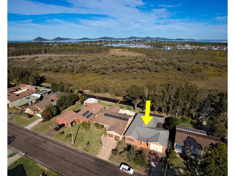 9 Albatross Ave, Hawks Nest NSW 2324