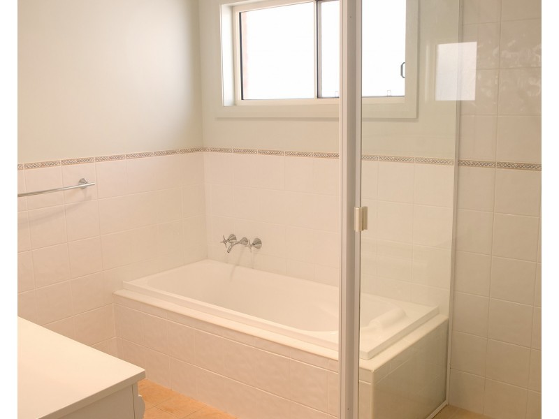 9 Albatross Ave, Hawks Nest NSW 2324