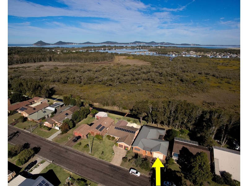 9 Albatross Ave, Hawks Nest NSW 2324