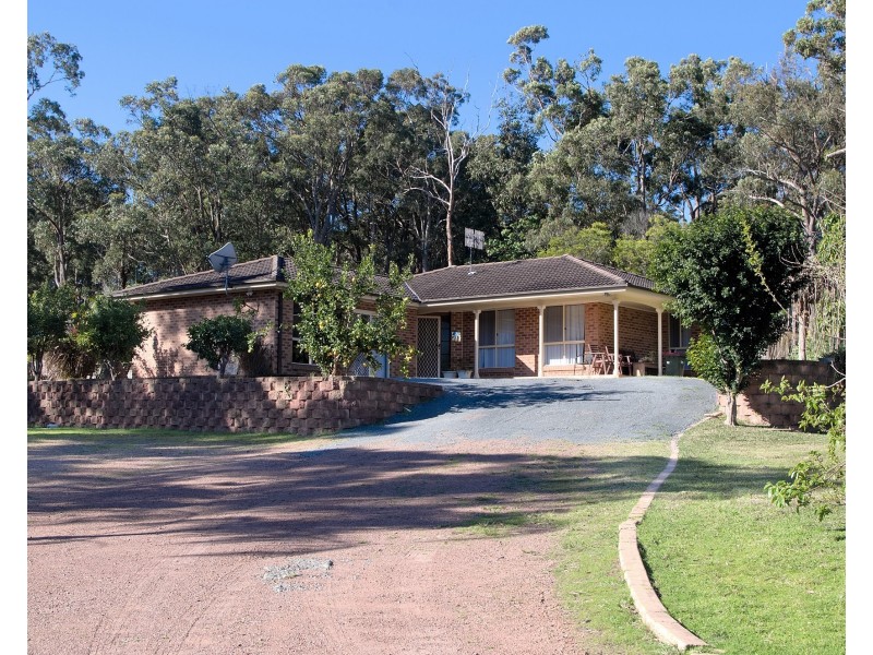 4 Boondelbah Rd, Tea Gardens NSW 2324