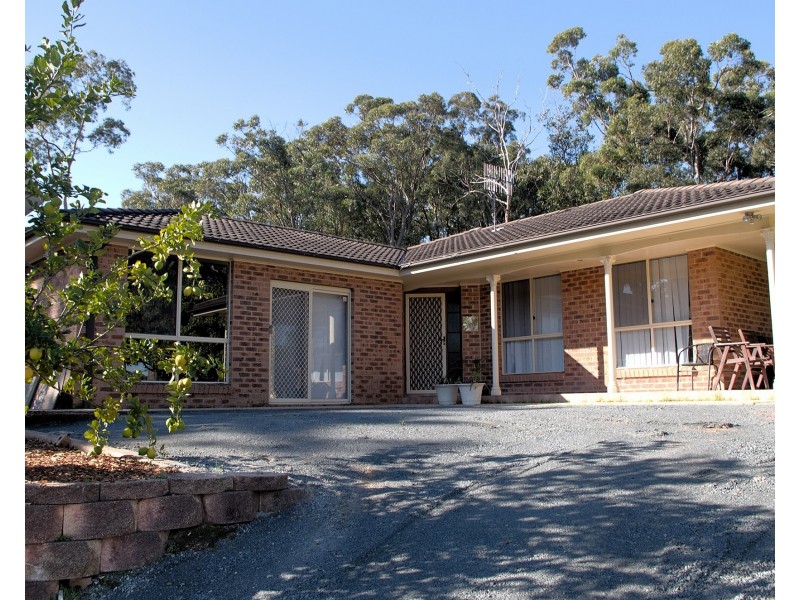 4 Boondelbah Rd, Tea Gardens NSW 2324