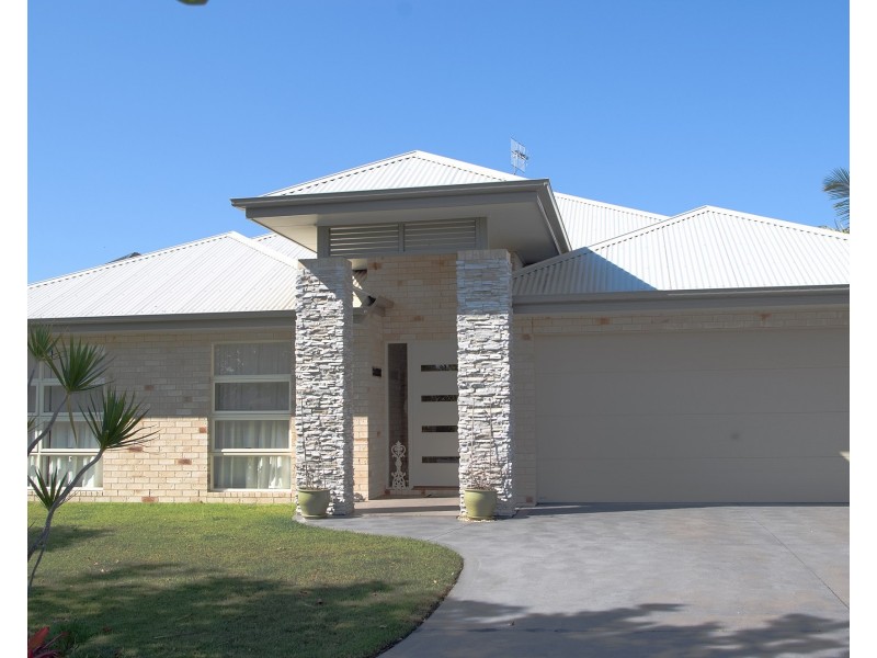 77 Admiralty Ave, Tea Gardens NSW 2324