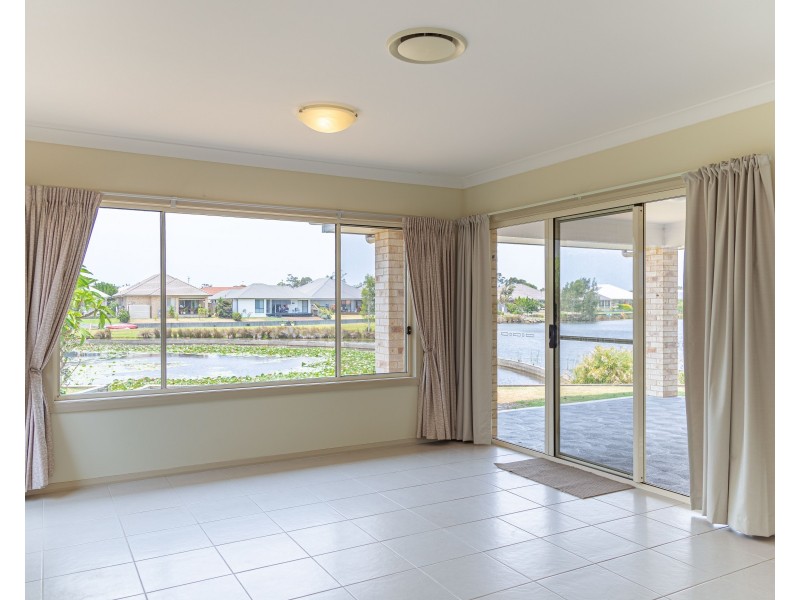 77 Admiralty Ave, Tea Gardens NSW 2324