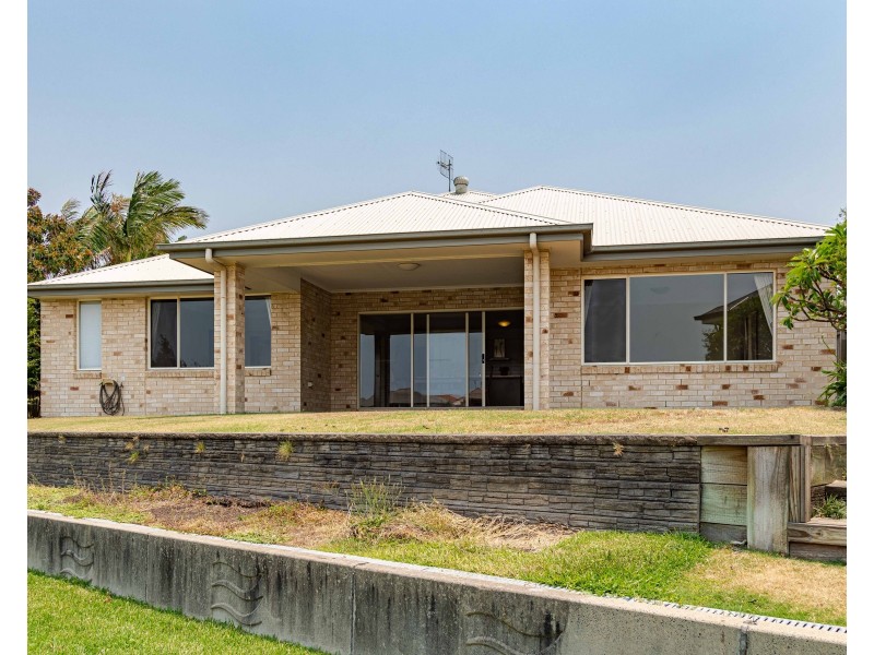 77 Admiralty Ave, Tea Gardens NSW 2324