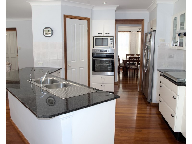 33 Martin Circuit, Tea Gardens NSW 2324