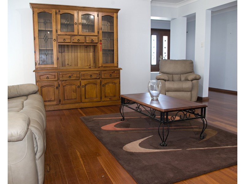 33 Martin Circuit, Tea Gardens NSW 2324