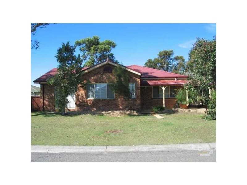 1 Dunshea Ave, Tea Gardens NSW 2324