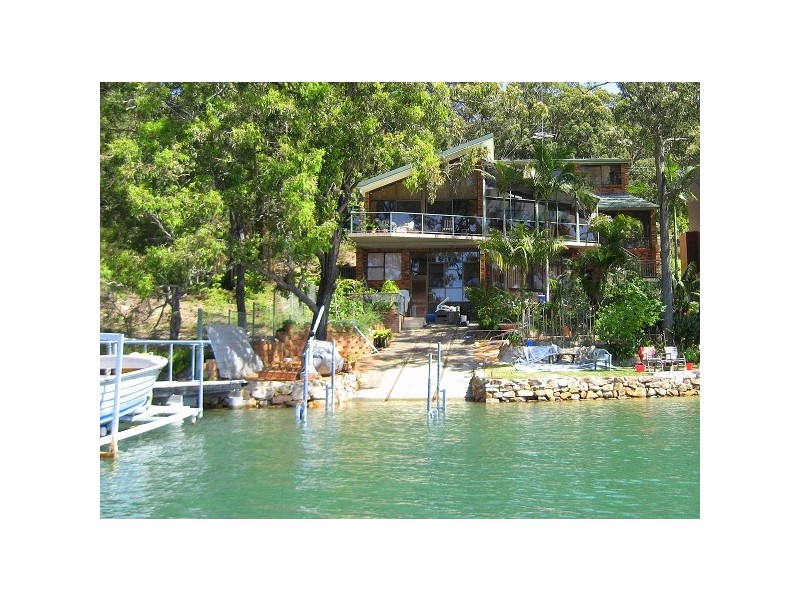 120 Cove Boulevard, North Arm Cove NSW 2324