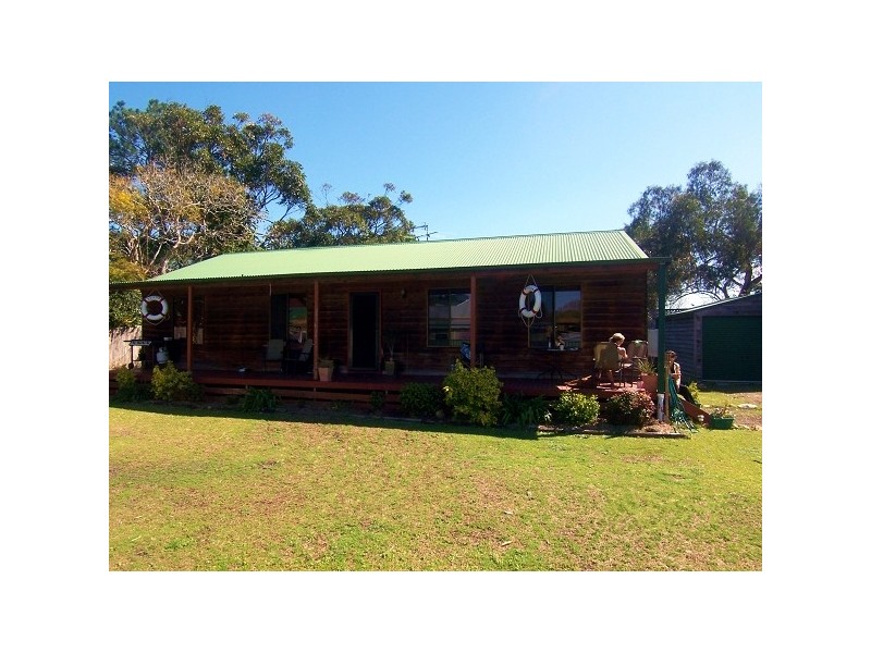 5a Jacob St, Tea Gardens NSW 2324